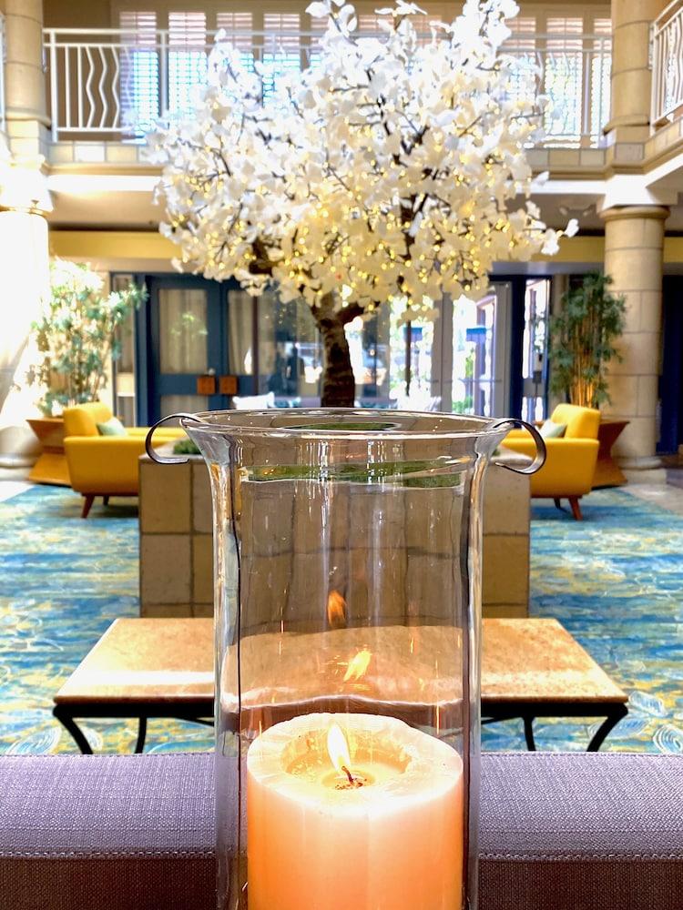 Atrium Hotel Orange County Irvine Exterior photo
